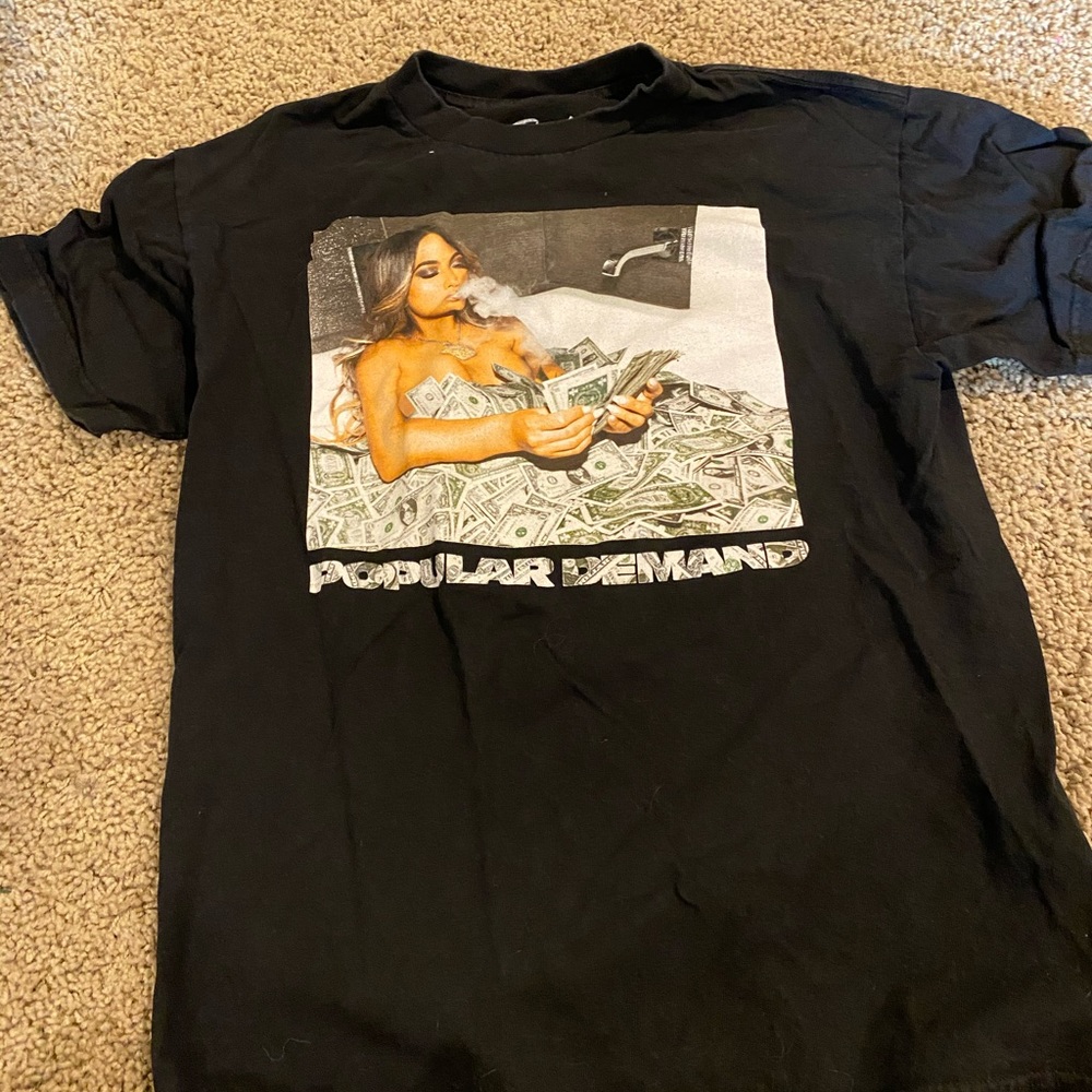 Graphic t